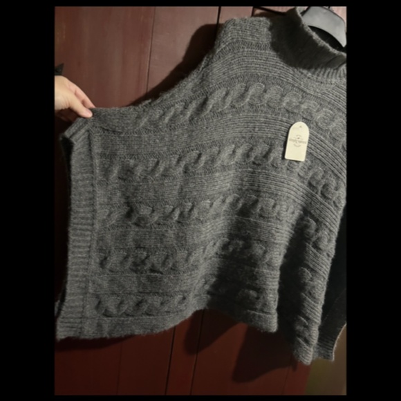 Simply Natural Designs Baby Alpaca Cable Knit Sweater Poncho Grey Size OS - NWT - Picture 4 of 16